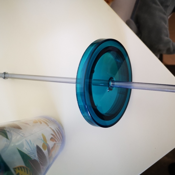 Starbucks 2017 Tropical HTF Venti 24 oz Travel Tumbler with Straw - Picture 10 of 10